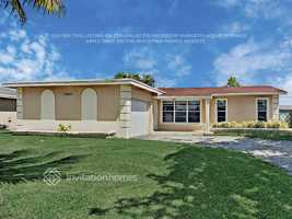 featured image of 10641 Nw 27th Ct