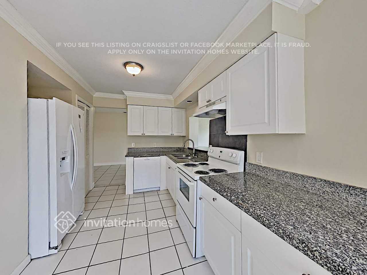 10641 Nw 27th Ct - Photo 7 of 17