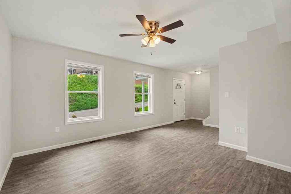 24 N 6th St - Photo 3 of 13