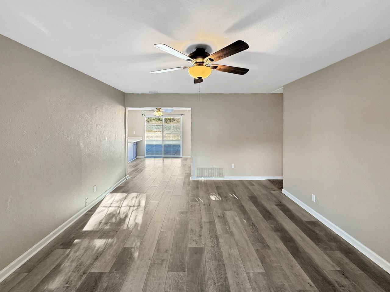 13537 Carriage Rd #1 - Photo 4 of 18
