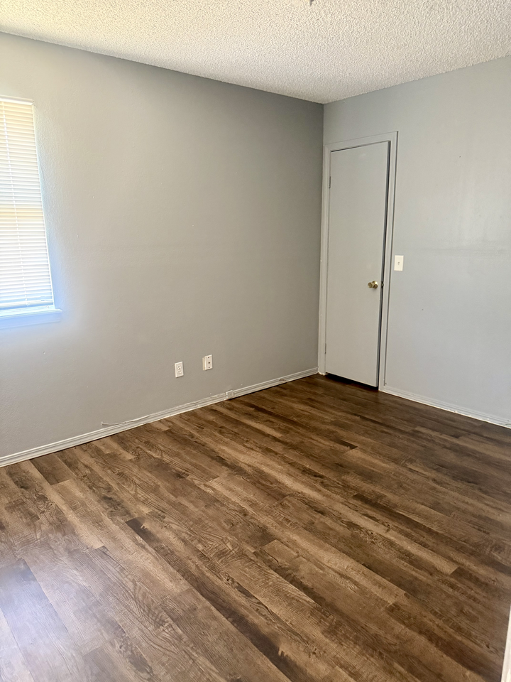 127 Cripple Creek Ln - Photo 3 of 3