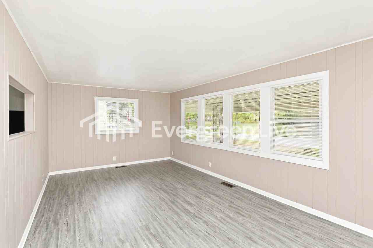 6870 Home City Ave - Photo 5 of 15