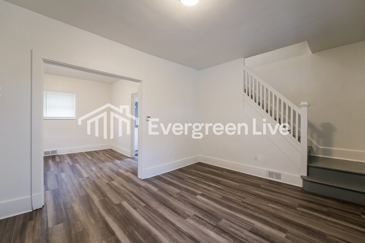 2412 Wurzell Ave - Photo 4 of 15