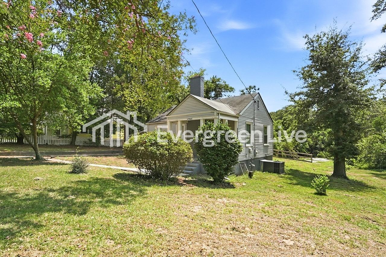 1742 Pinetree Rd - Photo 2 of 15