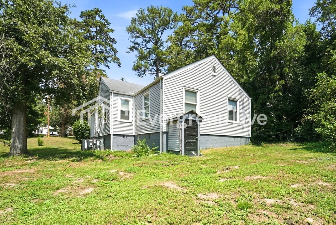 1742 Pinetree Rd - Photo 3 of 15
