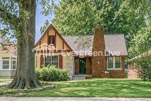 featured image of 887 N Auburndale St