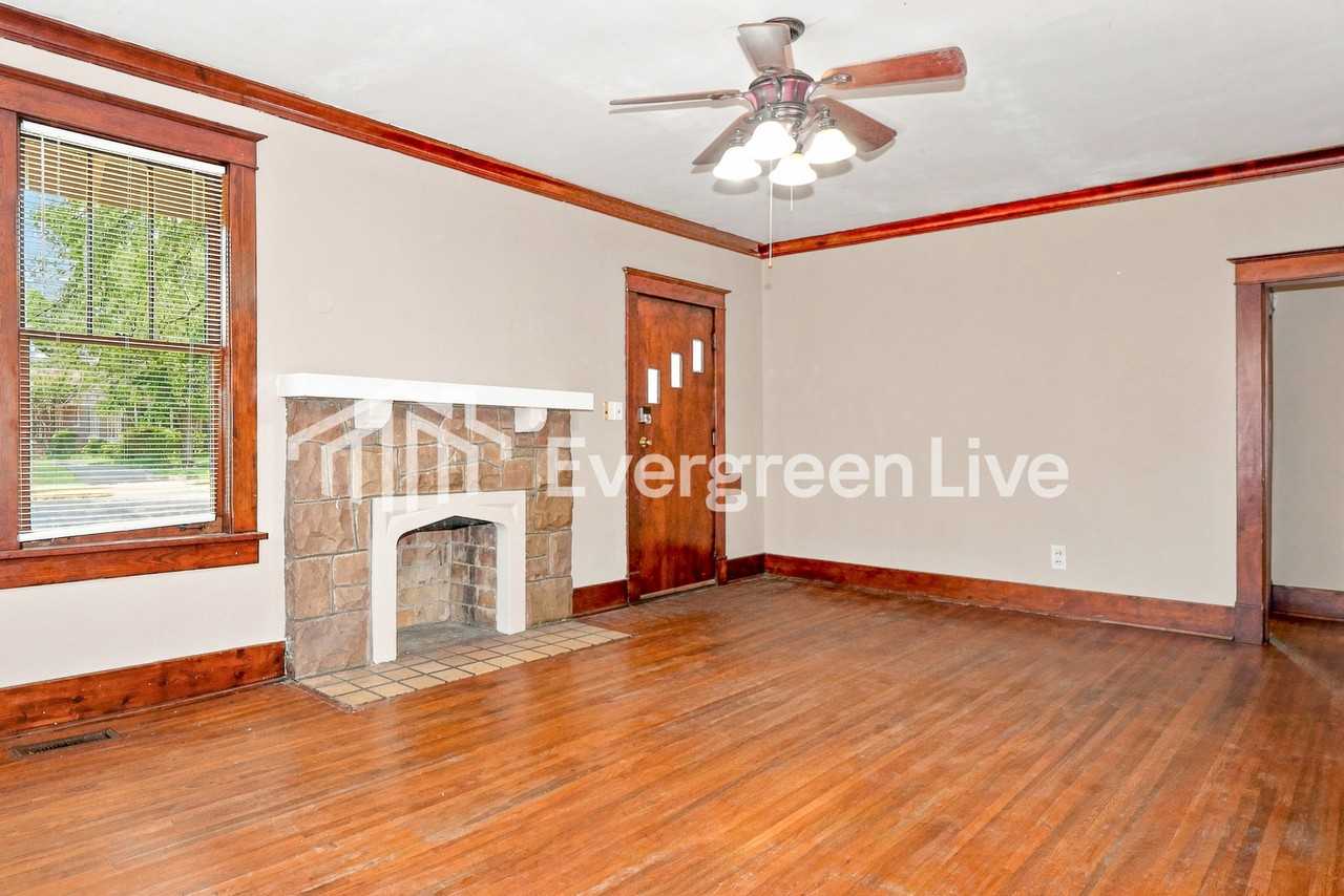 887 N Auburndale St - Photo 3 of 15