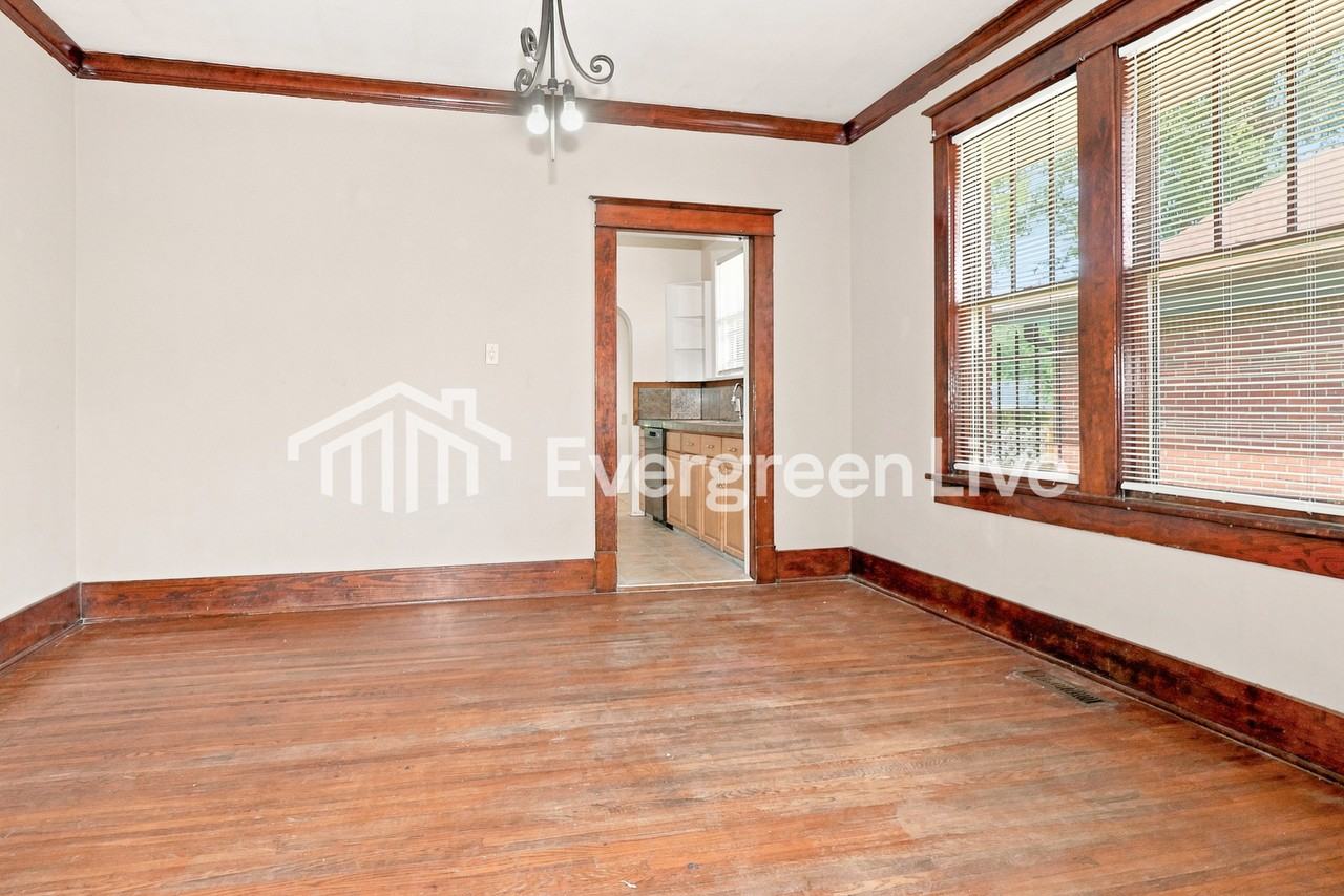 887 N Auburndale St - Photo 5 of 15