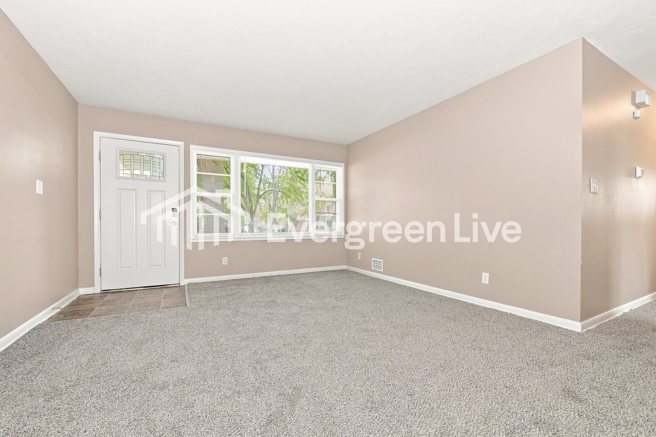 4001 S Leslie Ave - Photo 2 of 15