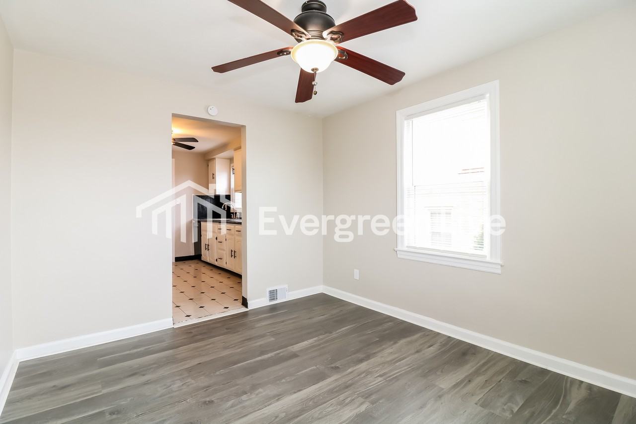 2443 Webster Ave - Photo 4 of 15