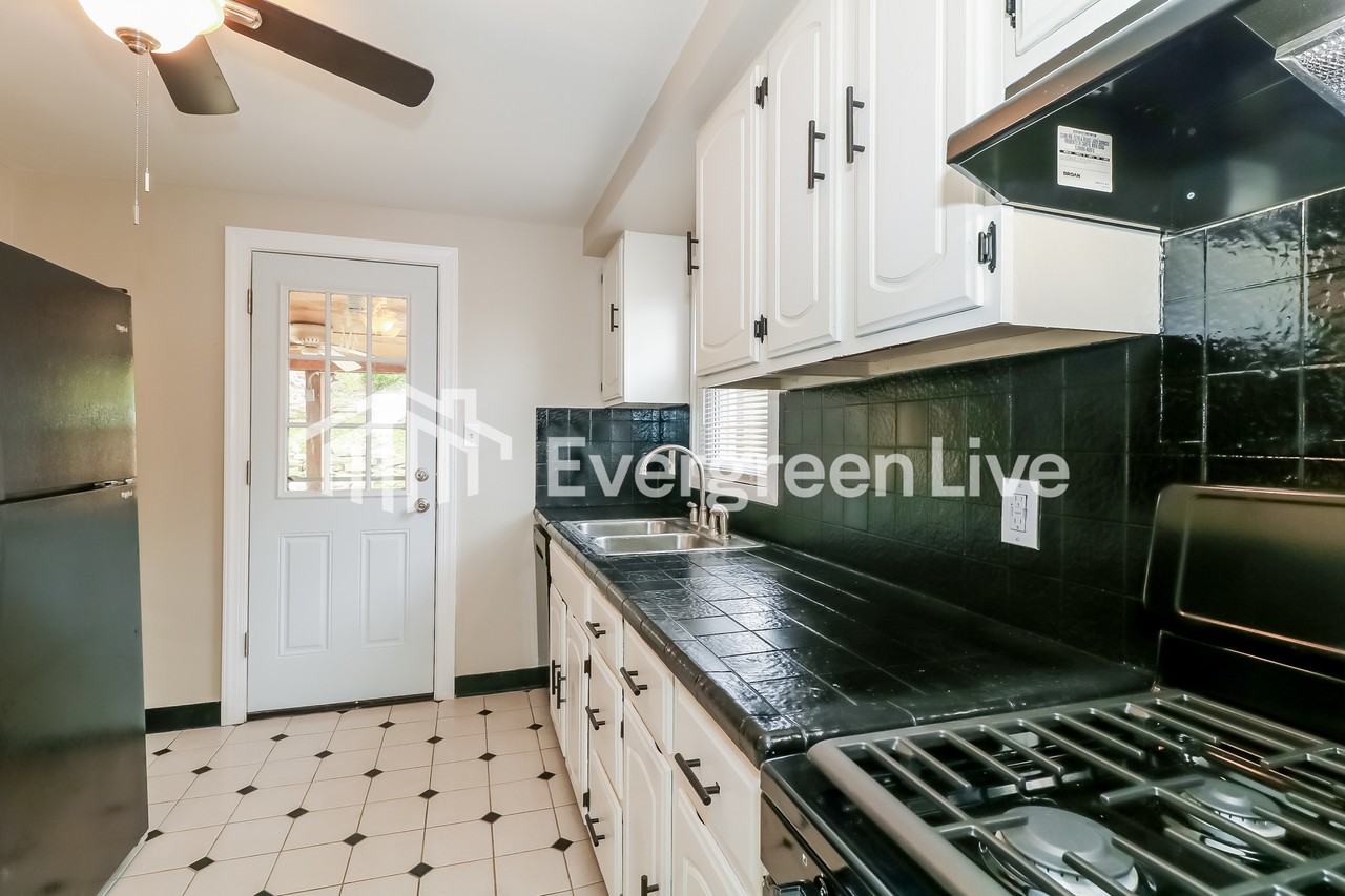 2443 Webster Ave - Photo 6 of 15