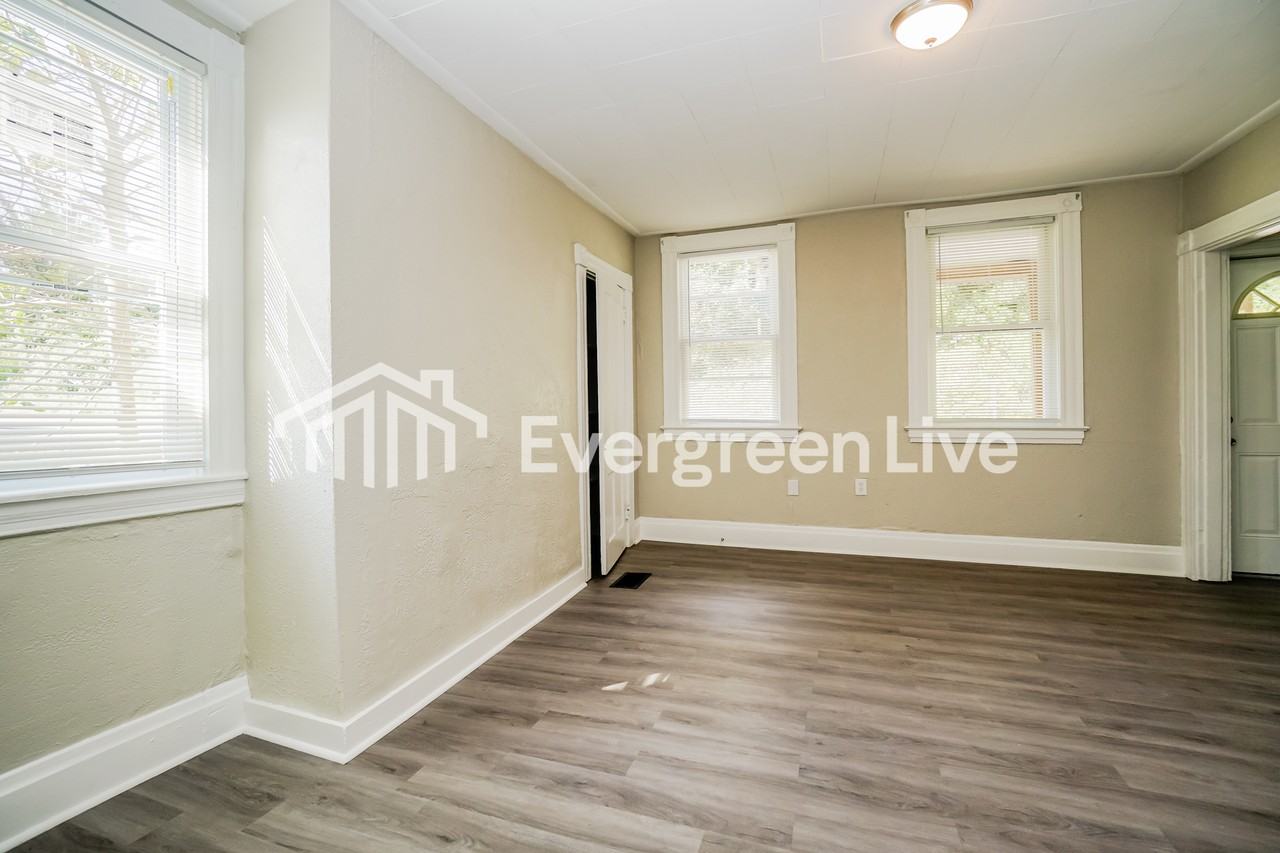 299 Bascom Ave - Photo 3 of 15