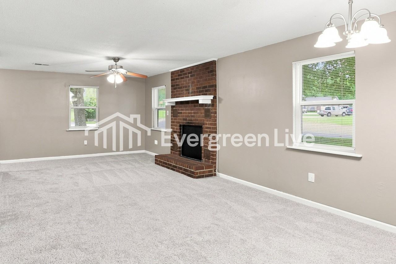 4016 Whispering Pines Rd S - Photo 3 of 15