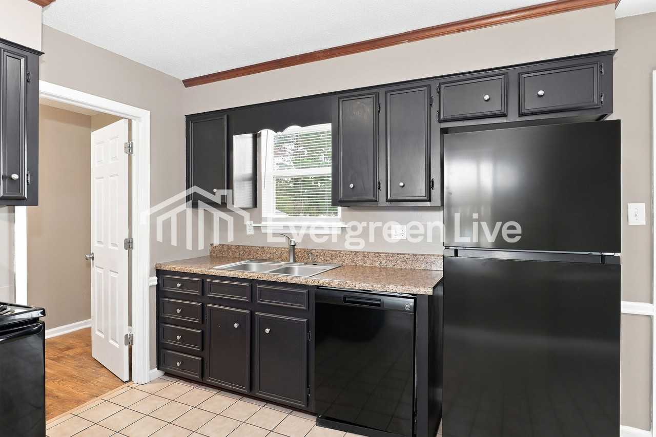 4016 Whispering Pines Rd S - Photo 6 of 15