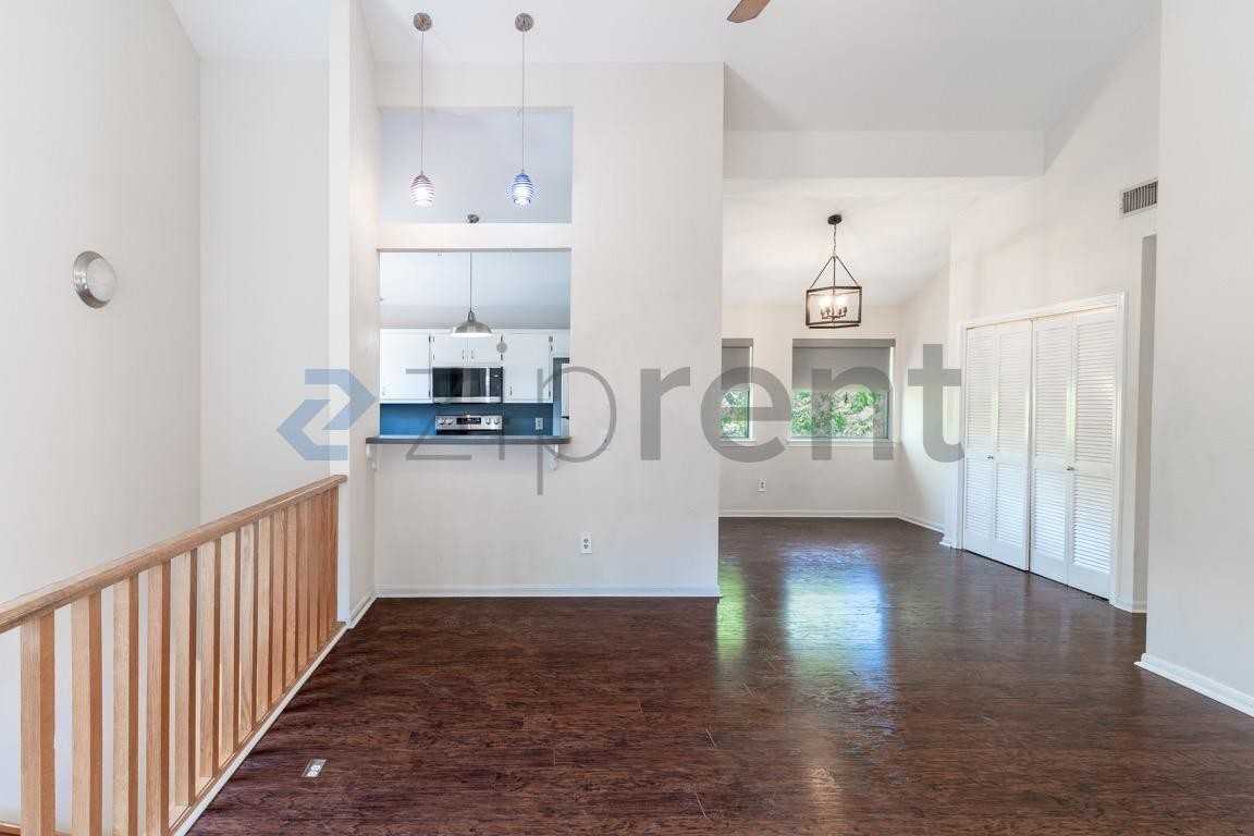 2400 Southland Dr #B - Photo 4 of 18