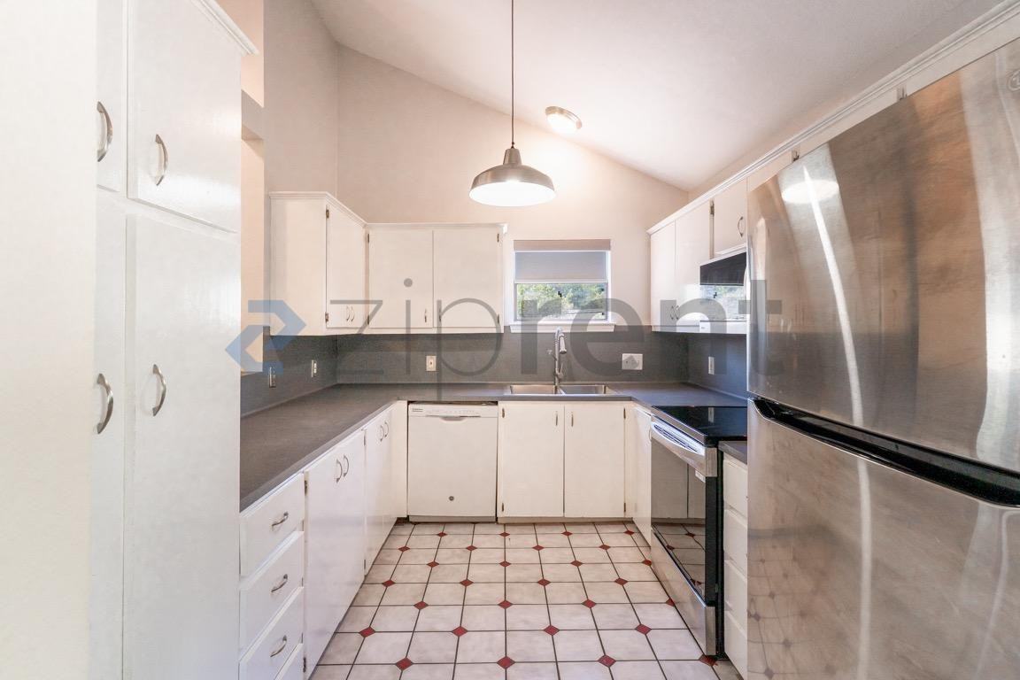2400 Southland Dr #B - Photo 6 of 18