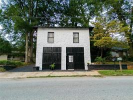 featured image of 340 W Washington St