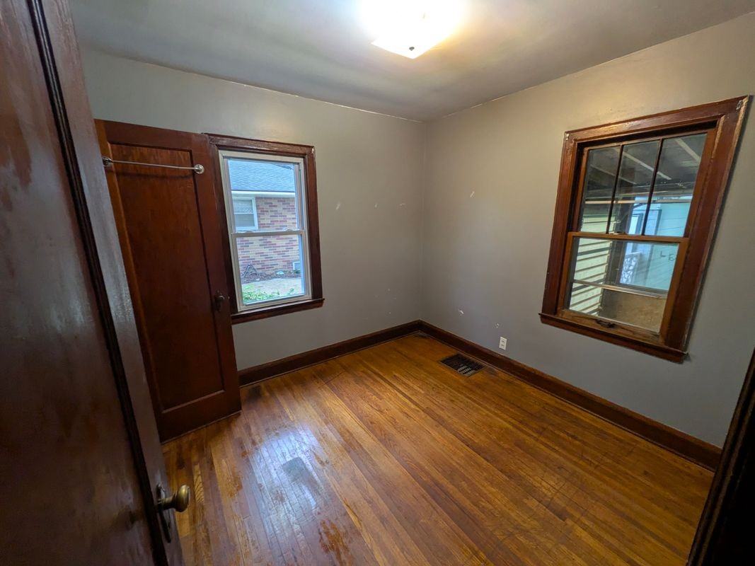 504 12th St Ne - Photo 7 of 13