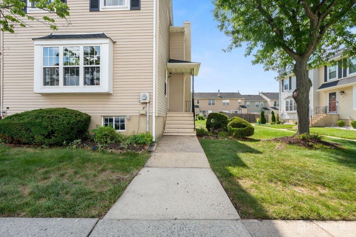 23 Gwizdak Ct - Photo 2 of 42