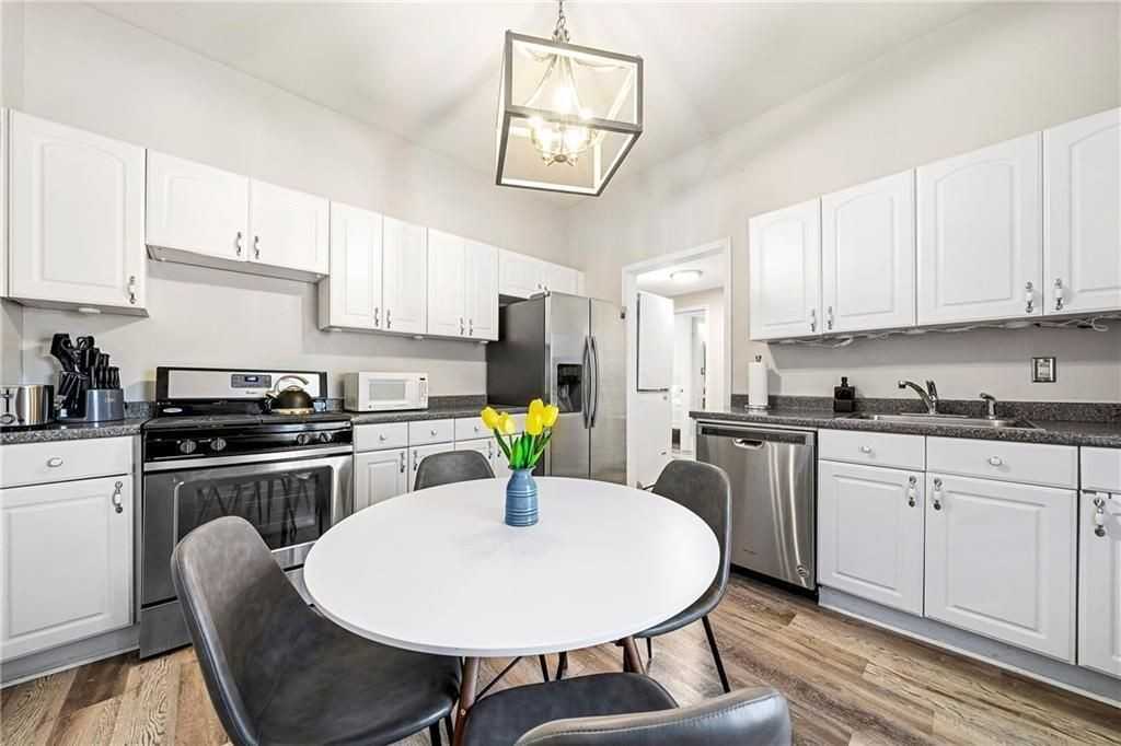 1099 Center St Nw - Photo 5 of 13