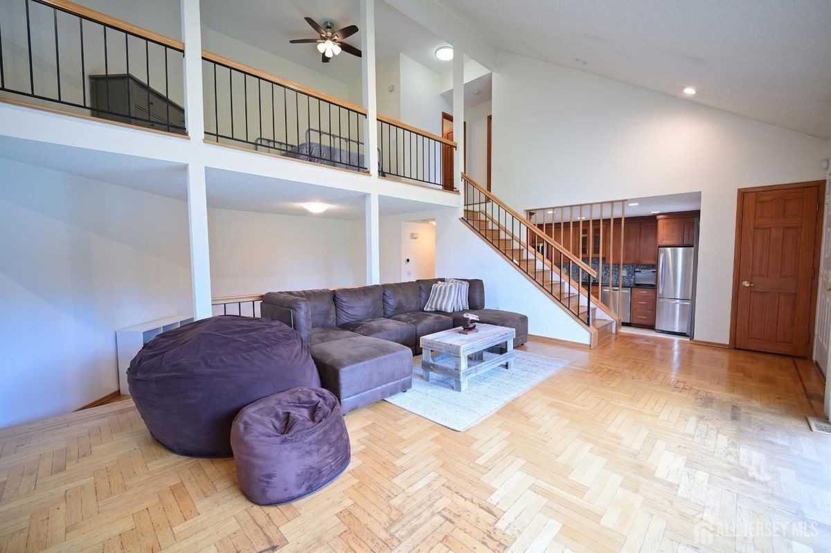260 Westgate Dr - Photo 5 of 25