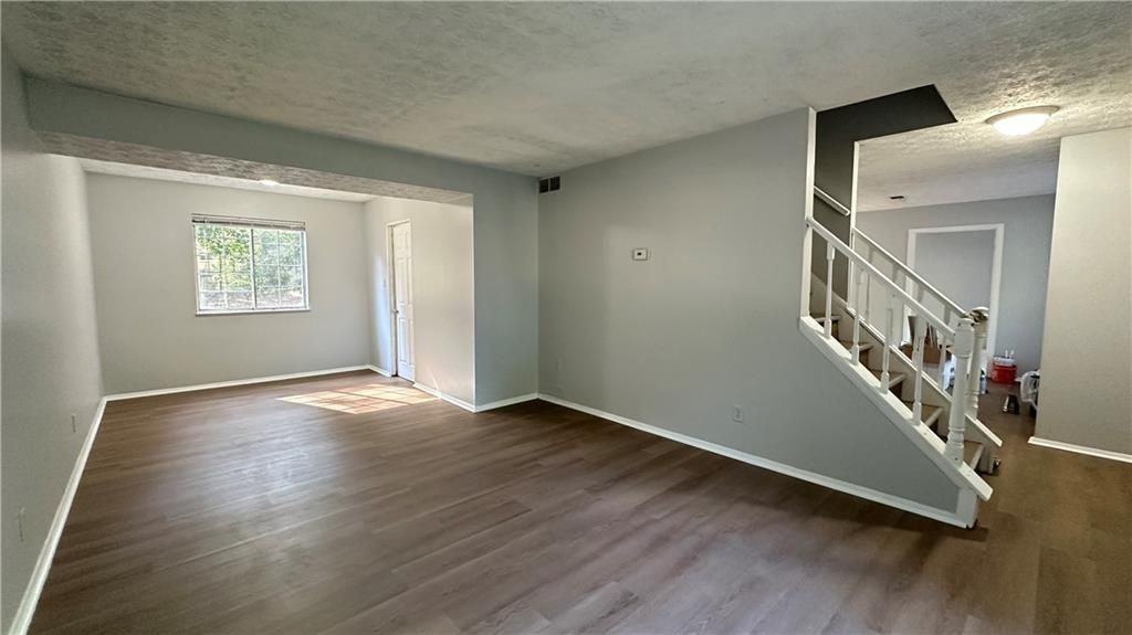 2176 Hopkins Mill Ln - Photo 4 of 22