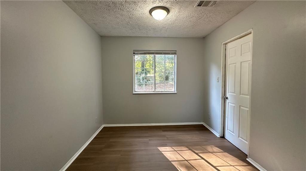 2176 Hopkins Mill Ln - Photo 5 of 22