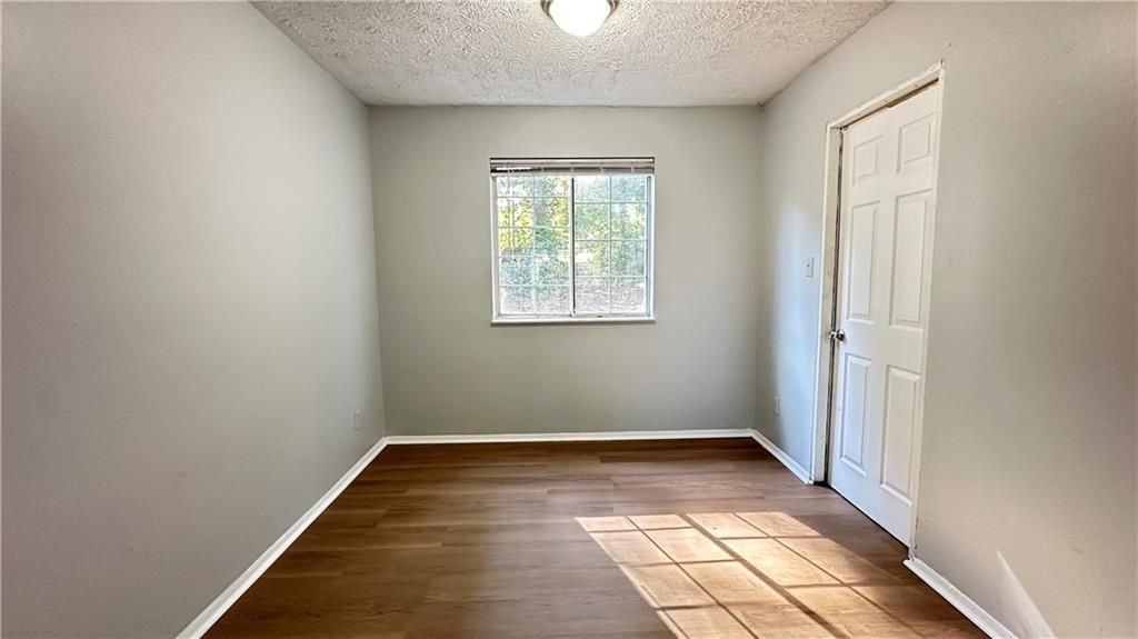 2176 Hopkins Mill Ln - Photo 7 of 22