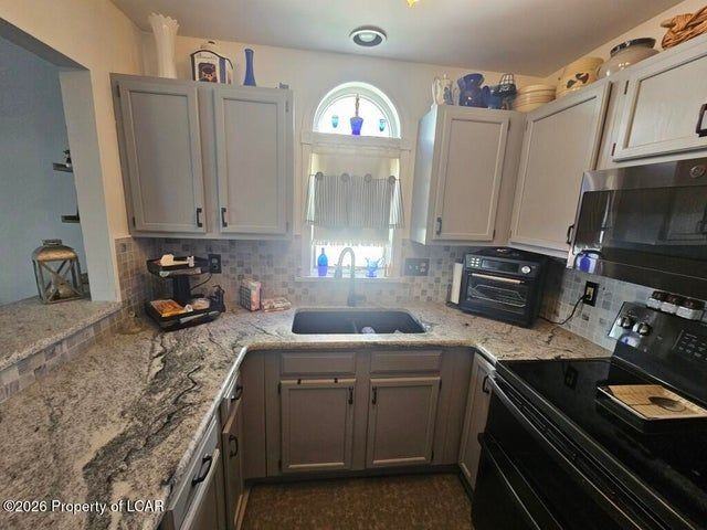 12 Richard Dr - Photo 3 of 3