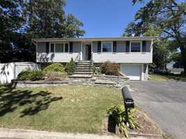 featured image of 5 Ovid Street
