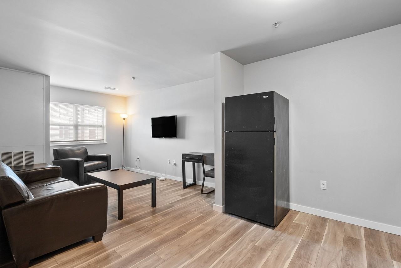 Waterfront Apartments - Photo 5 of 50