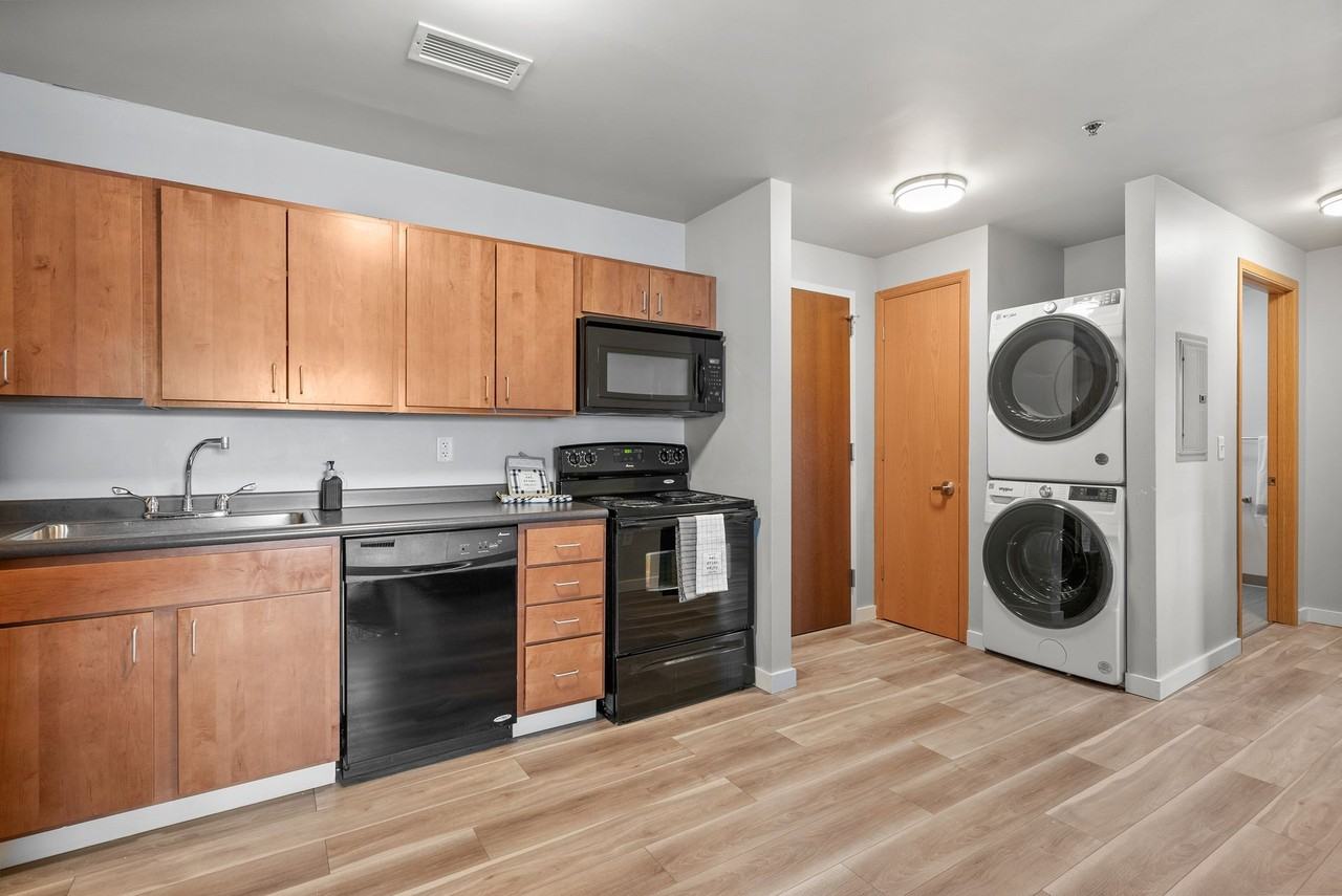 Waterfront Apartments - Photo 6 of 50