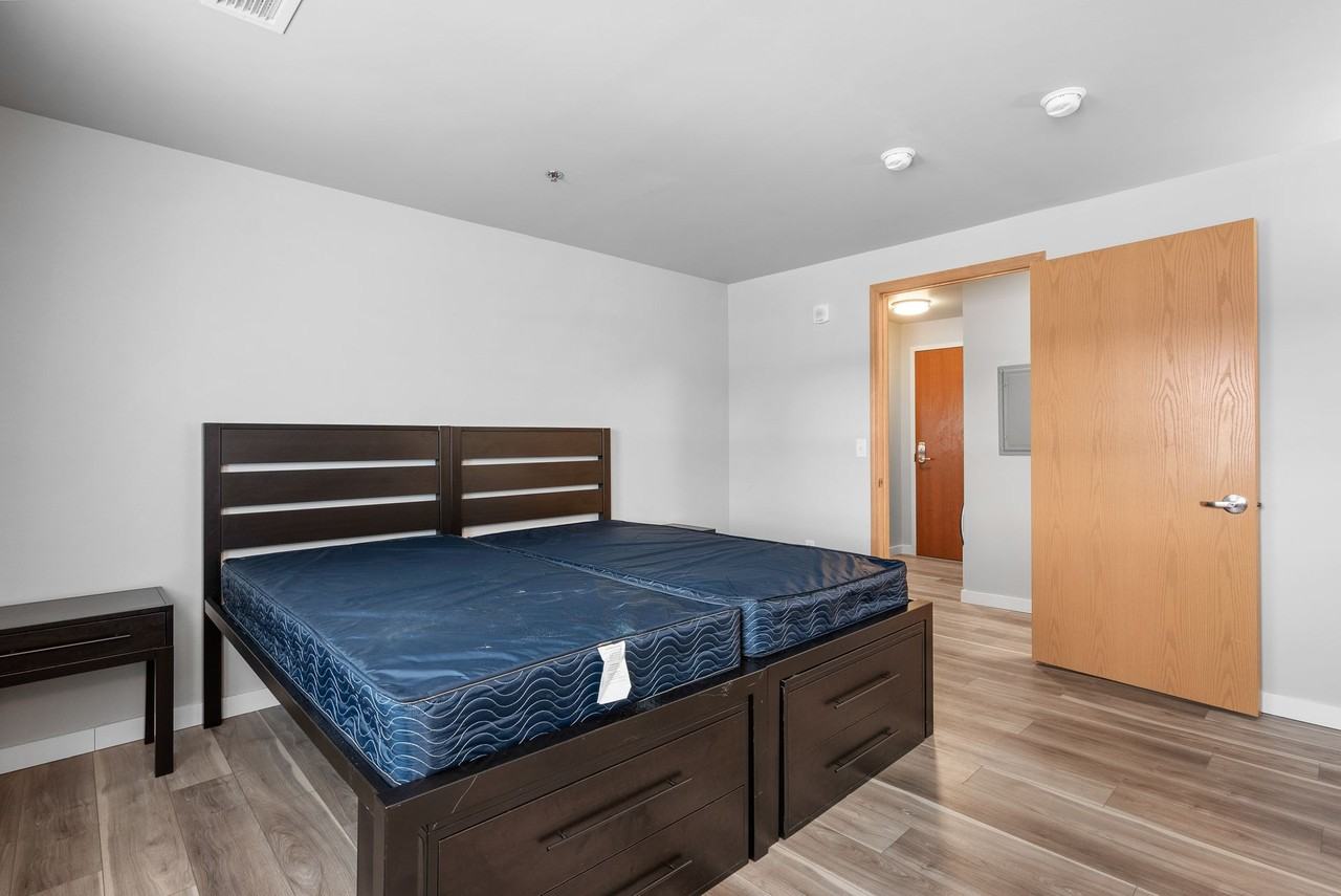 Waterfront Apartments - Photo 7 of 50