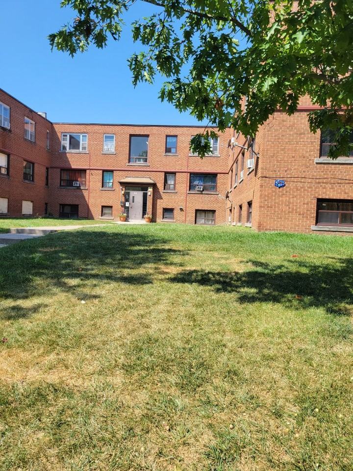 22 Pell St - Photo 2 of 13