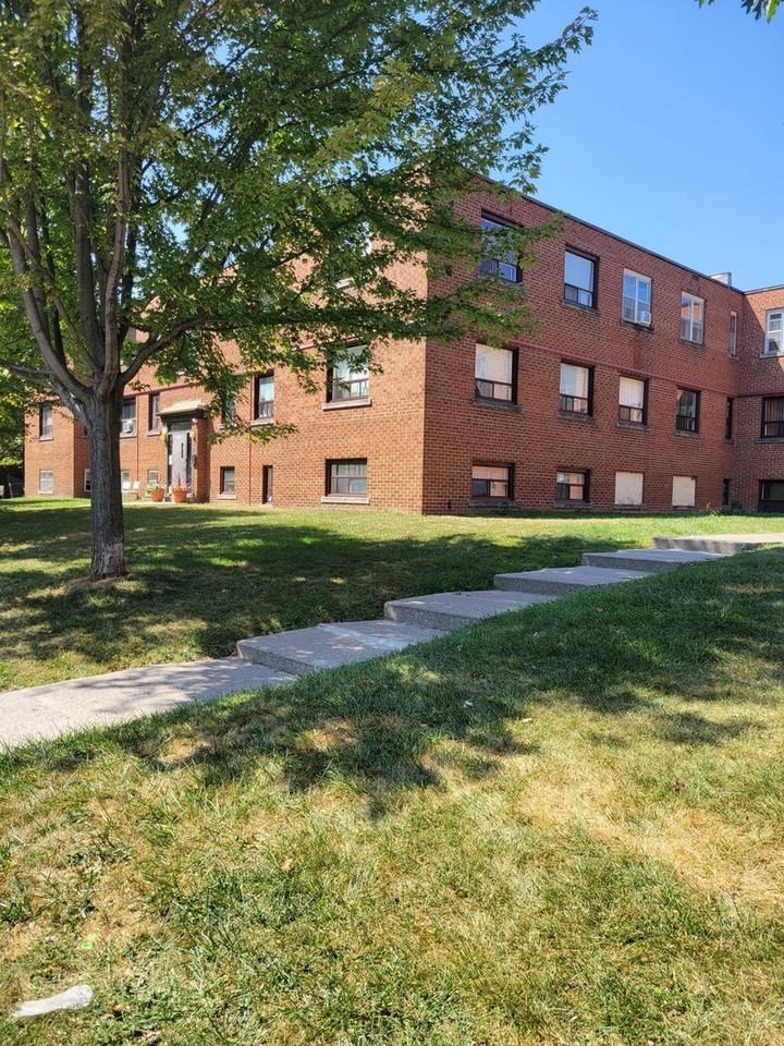 22 Pell St - Photo 3 of 13