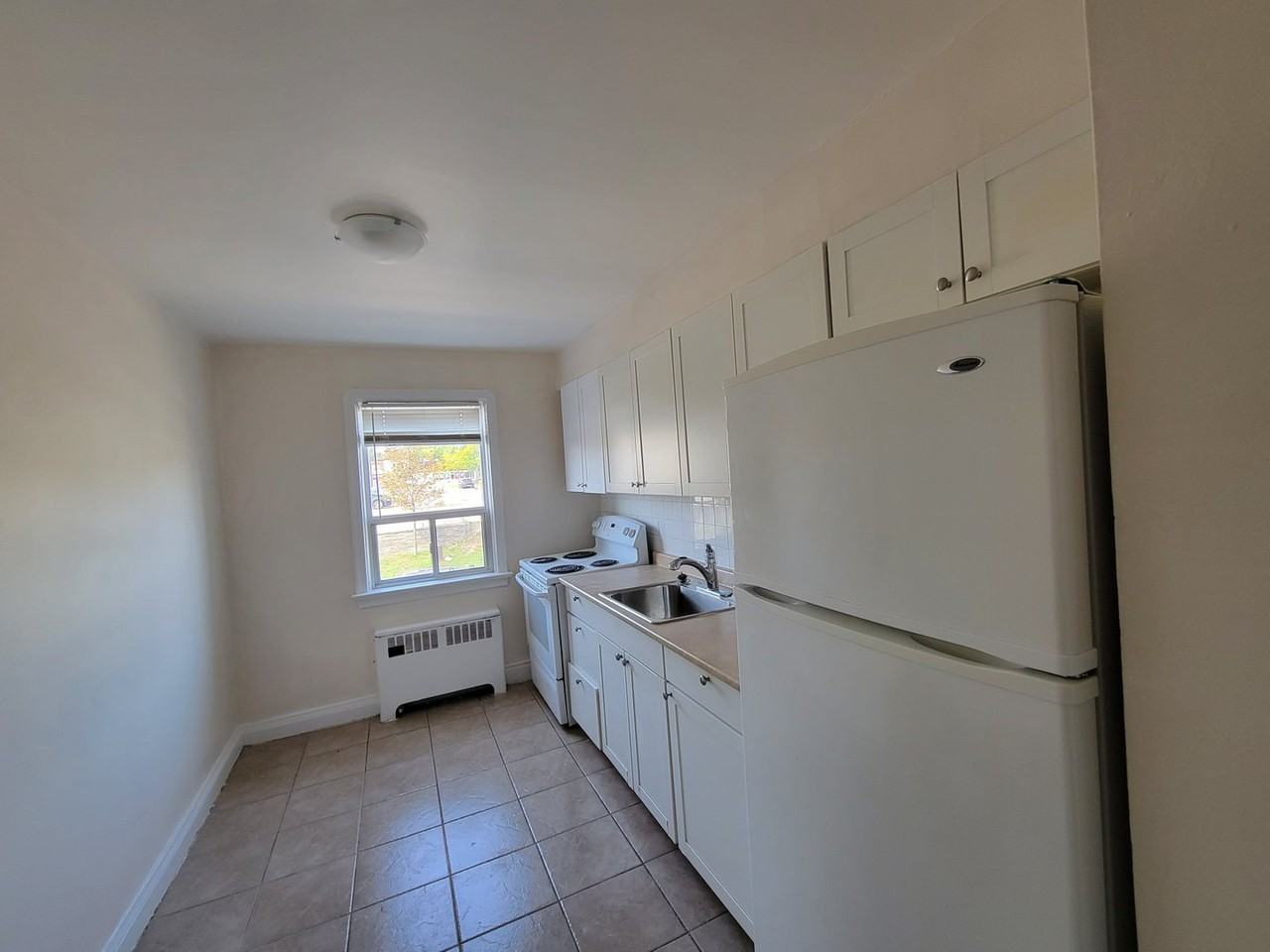 22 Pell St - Photo 5 of 13