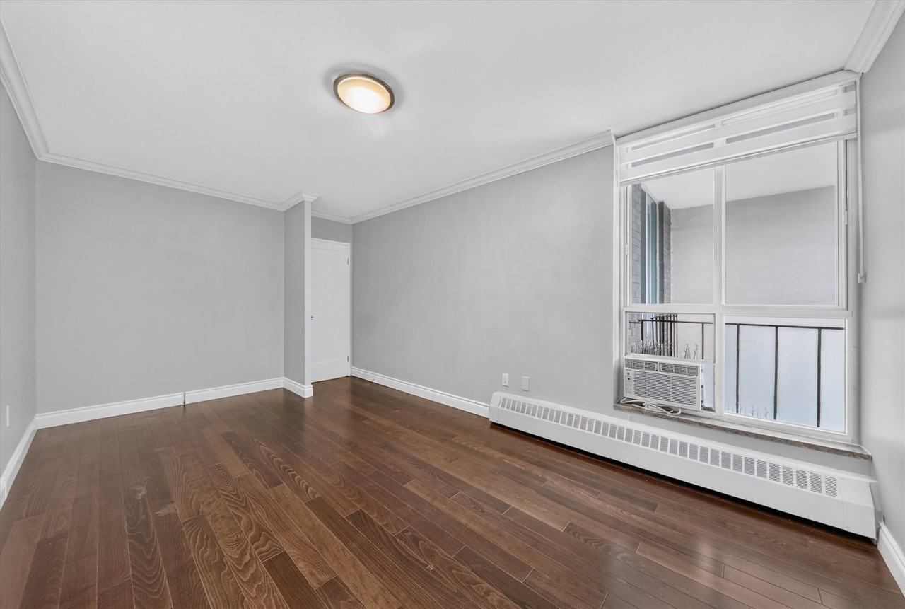 60 Southport St - Photo 7 of 11