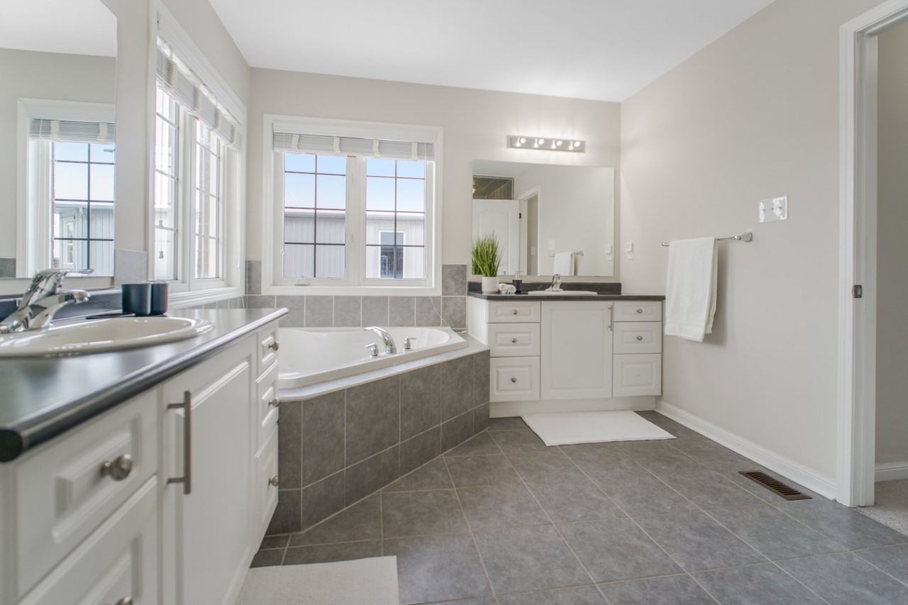 218 Kenneth Cole Dr - Photo 3 of 17