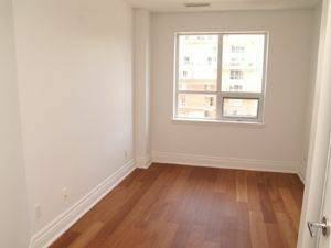 111 Merton St - Photo 2 of 12