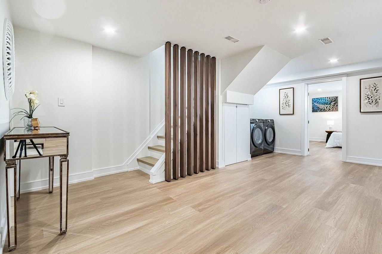 48 Lloyd Manor Rd - Photo 4 of 13