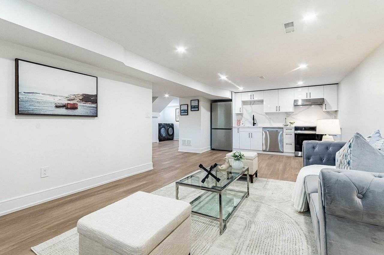 48 Lloyd Manor Rd - Photo 5 of 13