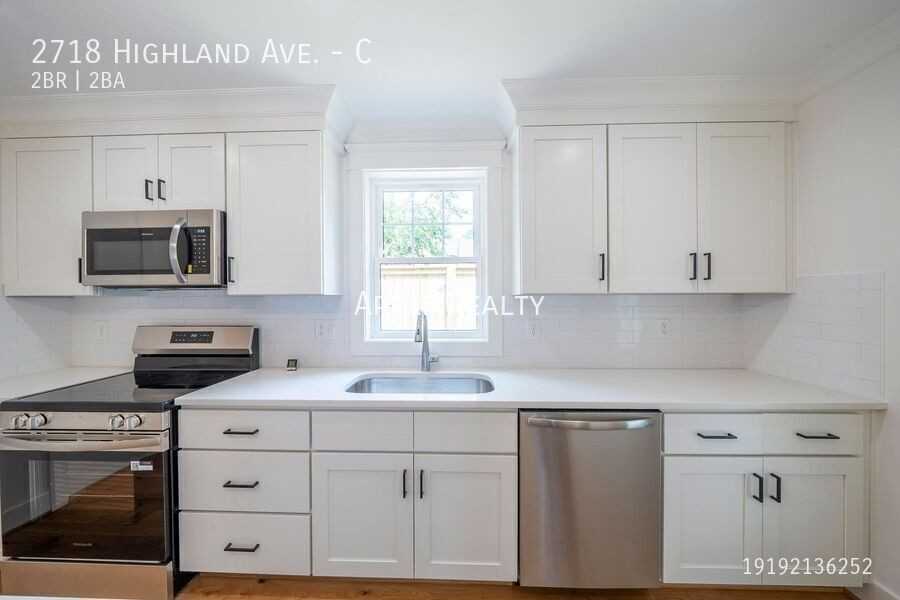 2718 Highland Ave #C - Photo 6 of 28