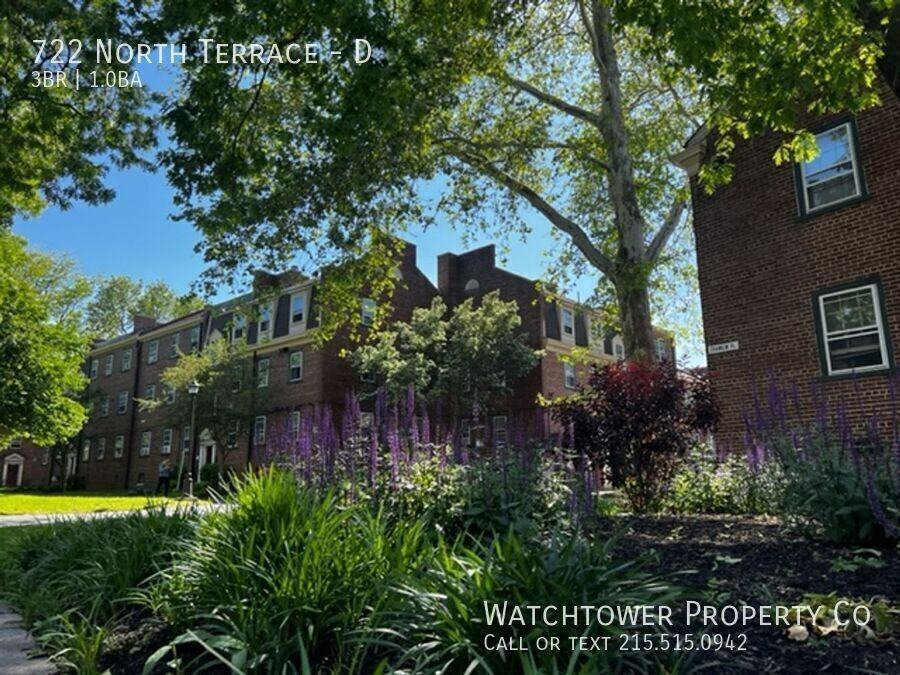 722 North Ter #D - Photo 2 of 35