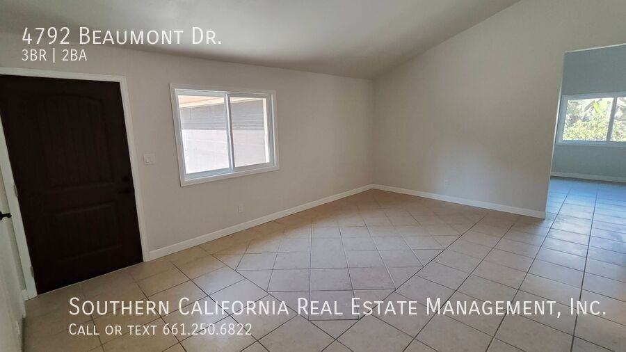 4792 Beaumont Dr - Photo 3 of 17