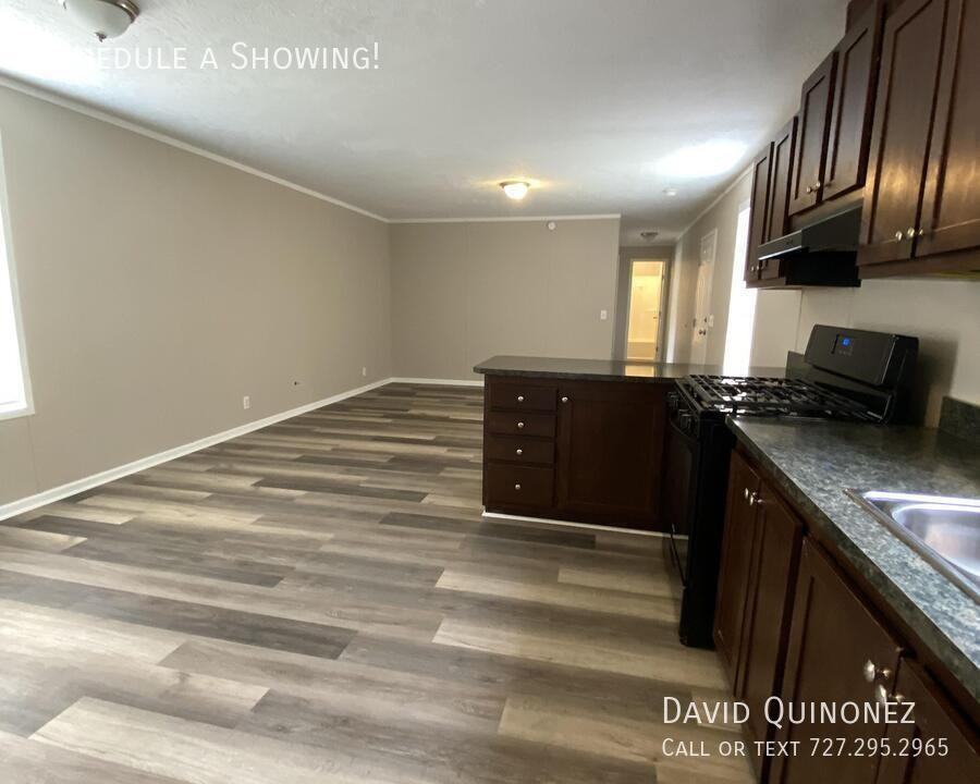 215 Macon Dr - Photo 2 of 19