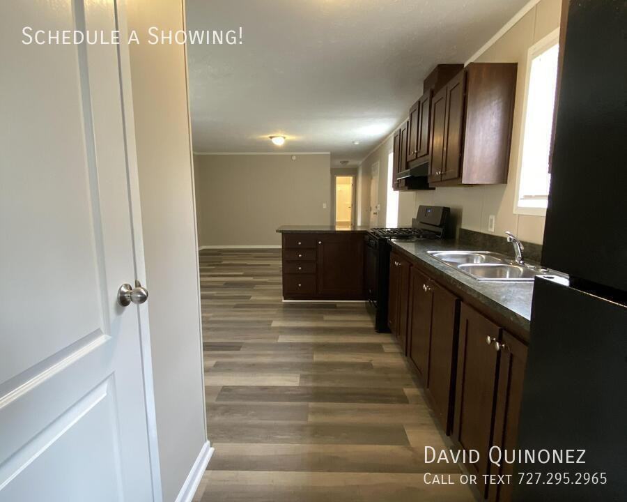 215 Macon Dr - Photo 5 of 19