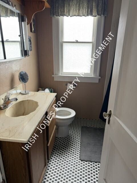 210 W Hazeltine Ave #2 - Photo 5 of 6