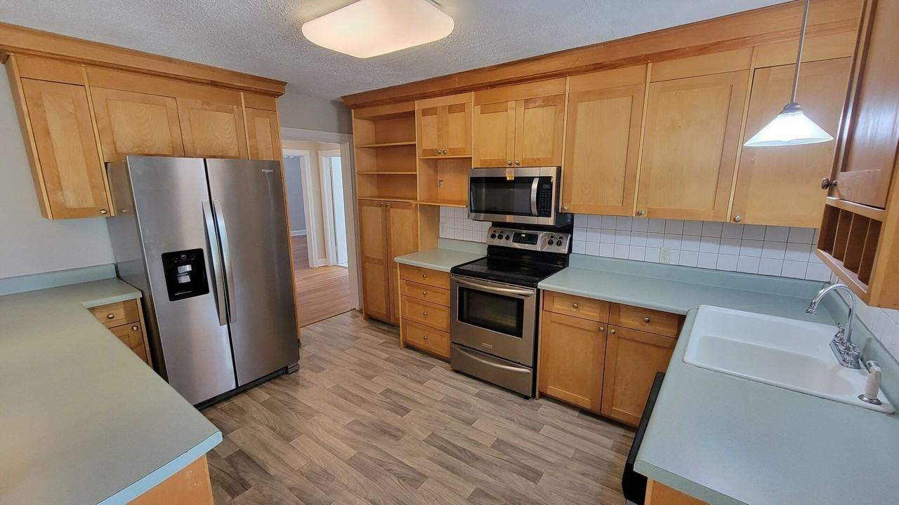 522 Grove Rd - Photo 5 of 9