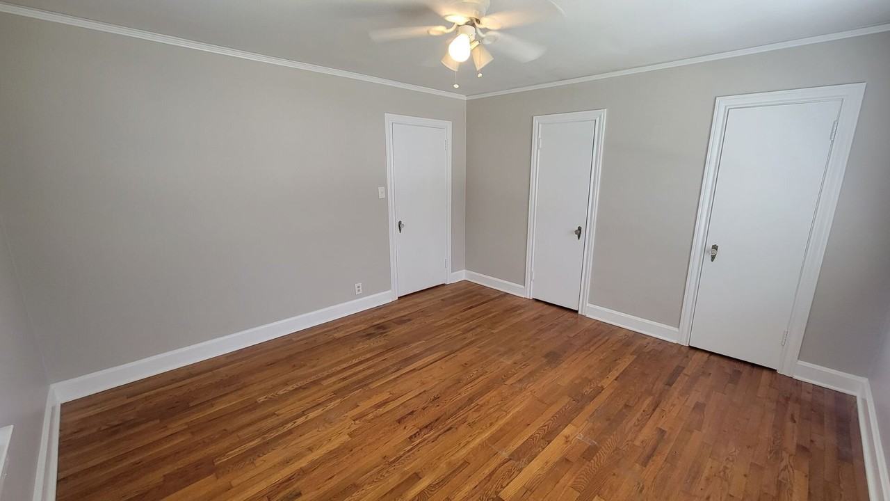 522 Grove Rd - Photo 6 of 9