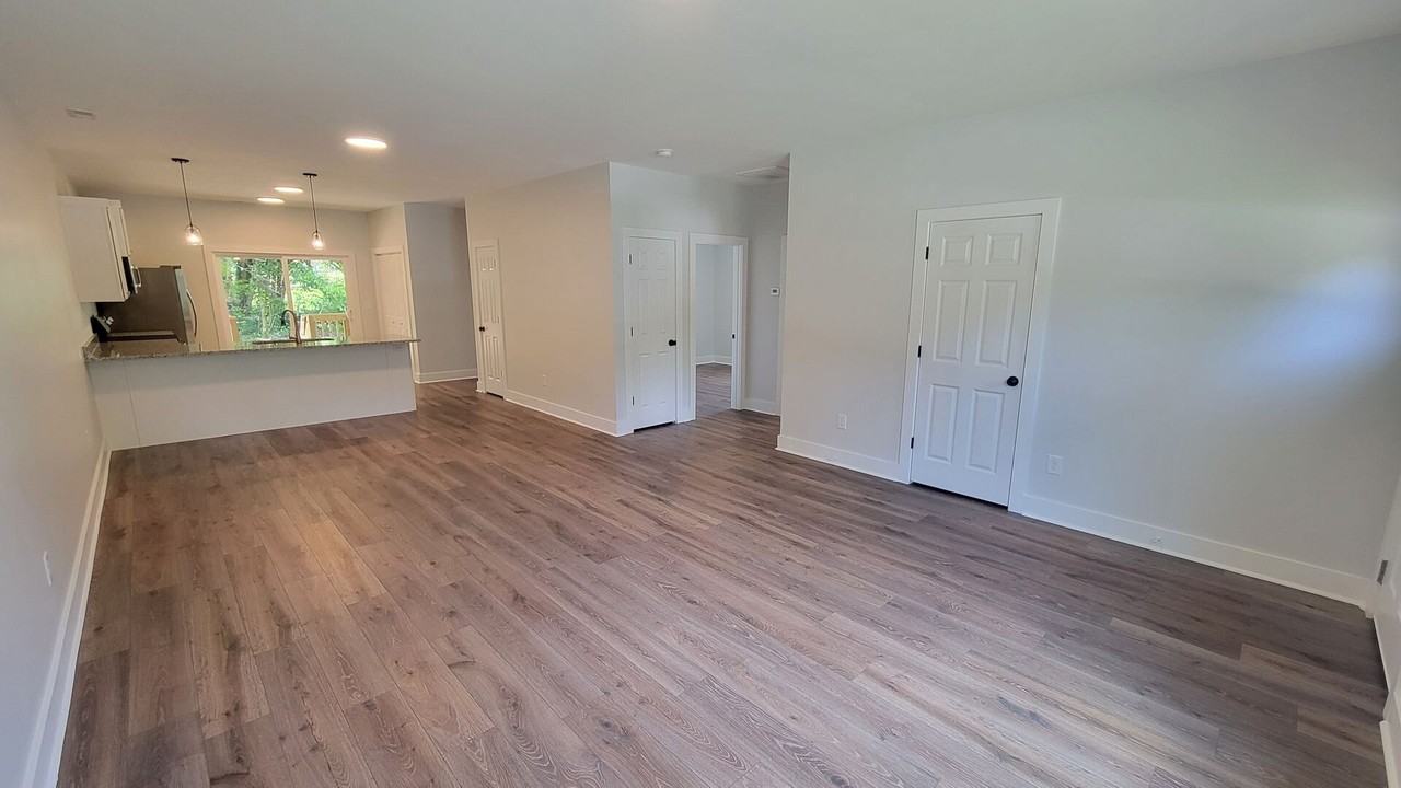 125 Ledbetter St #B - Photo 2 of 13